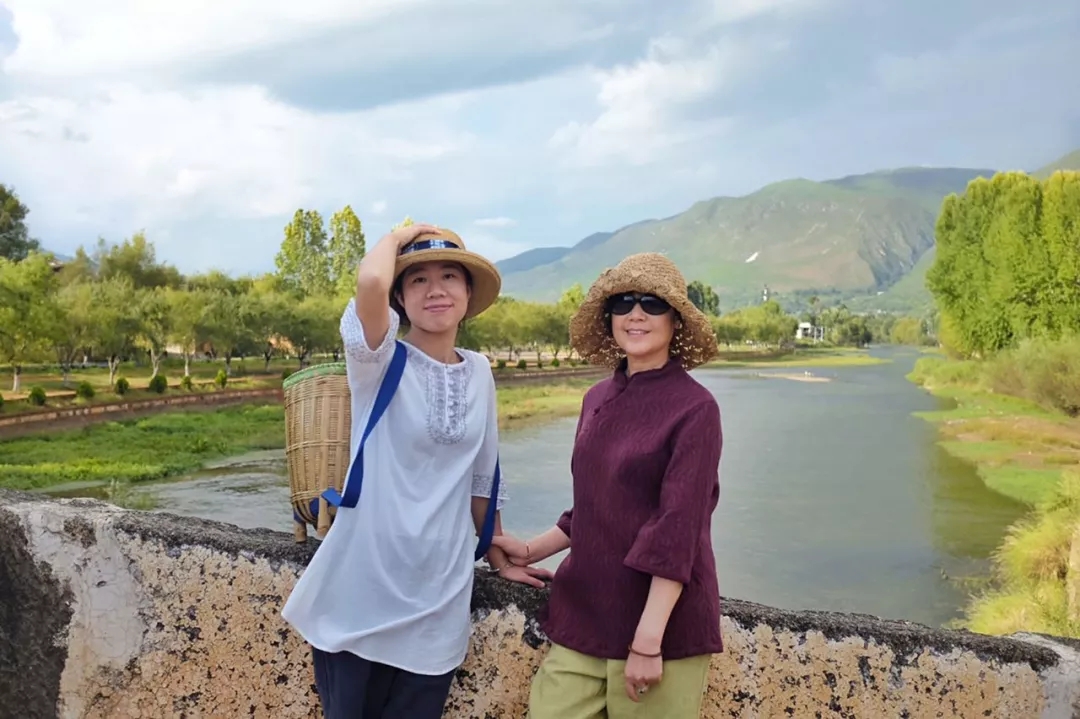 他用行動(dòng)表達(dá)愛(ài)，將牛棚改成了300㎡的別墅送老婆